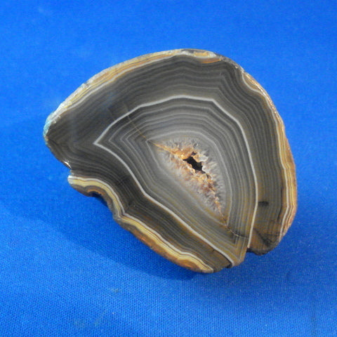 AGATE. Penstock Lagoon, Tasmania. 30x44x55mm (G100)