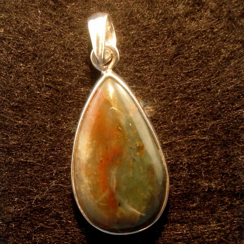 BUTTONGRASS JADE® PENDANT. (J283)