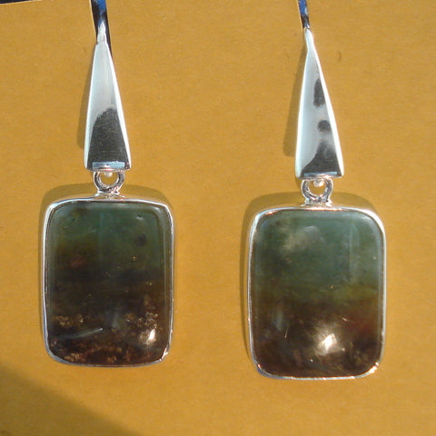 BUTTONGRASS JADE® EARRINGS. (J291)