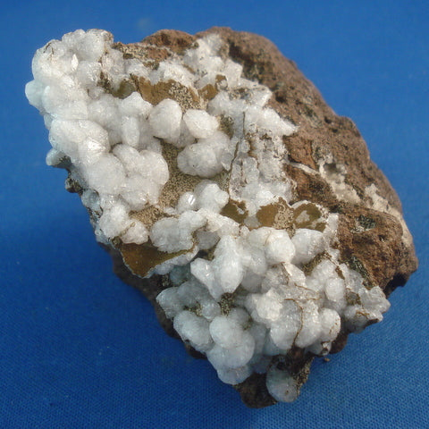 CHABAZITE. Gad's Hill, Liena, Tasmania. 40x60x65mm (M909)